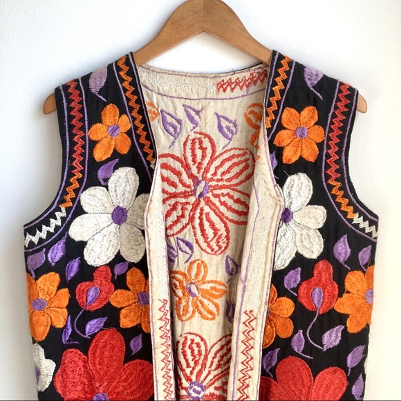 Jackets & Blazers - 🌺Vintage Embroidered Mexican Wildflower Vest🌺